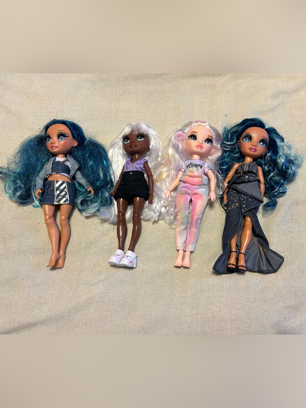 Lot of 4 Rainbow High dolls